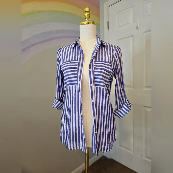 Express | XS | Blue & White Button Down - Picture 7 of 9